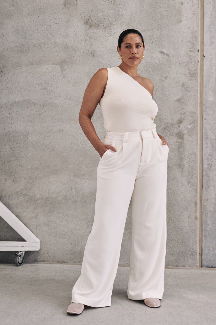 LANE CREAM ASYM KNIT TOP Clothing DISSH Boutiques L CREAM