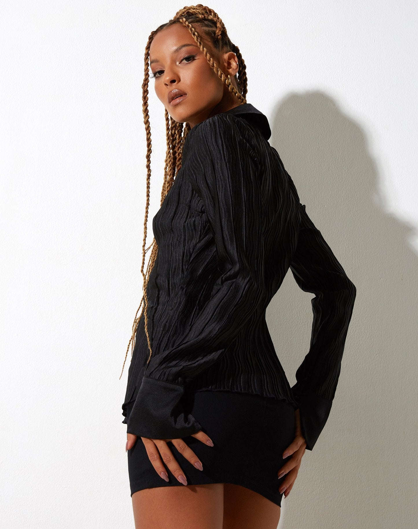 Sagira Long Sleeve Top in Crinkle Black